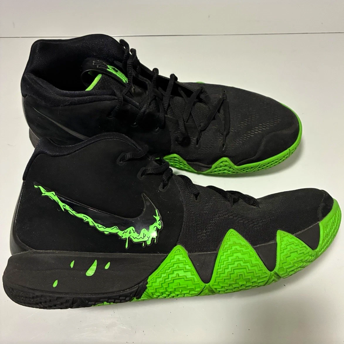 Nike Kyrie 4 Halloween for Sale - Authenticity Guaranteed - eBay