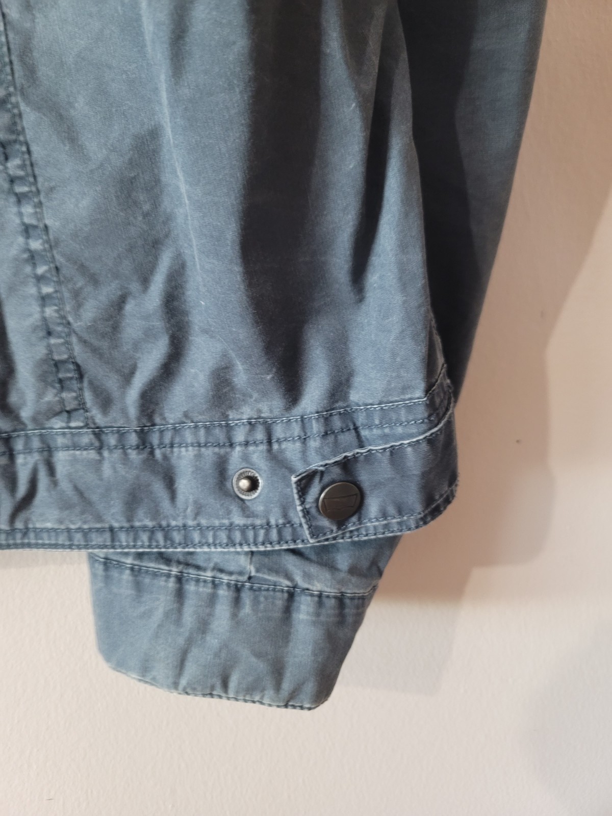 Levi’s Commuter Trucker Jacket with Packable Hood Sz L Distressed Streetwear thumbnail 6