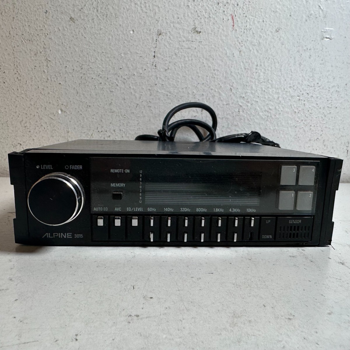 Vintage Alpine 3015 Black 7-Band Pre-Amp Electronic Car Audio