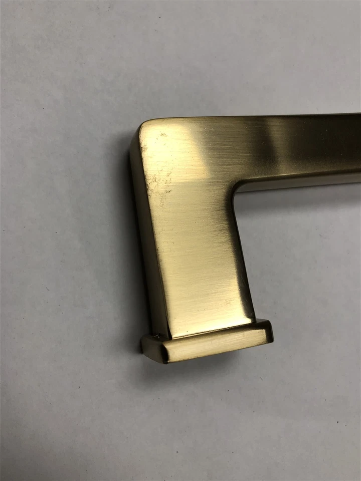 Berenson 1114-1MDB-P 18 pulgadas Tirador de aparato de sobretensión sutil - oro cepillado moderno Foto 2 de 3