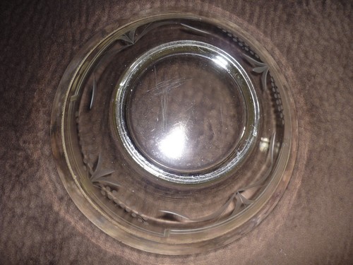 ENCANTADOR TAZÓN DE VIDRIO TRANSPARENTE CON DISEÑO SWAG Y BORDE DE SUPERPOSICIÓN PLATEADA - Imagen 3 de 6