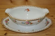 Noritake Dresdlina N1695 Gravy Boat or Sauce Bowl with Underplate, 9 1/4"
