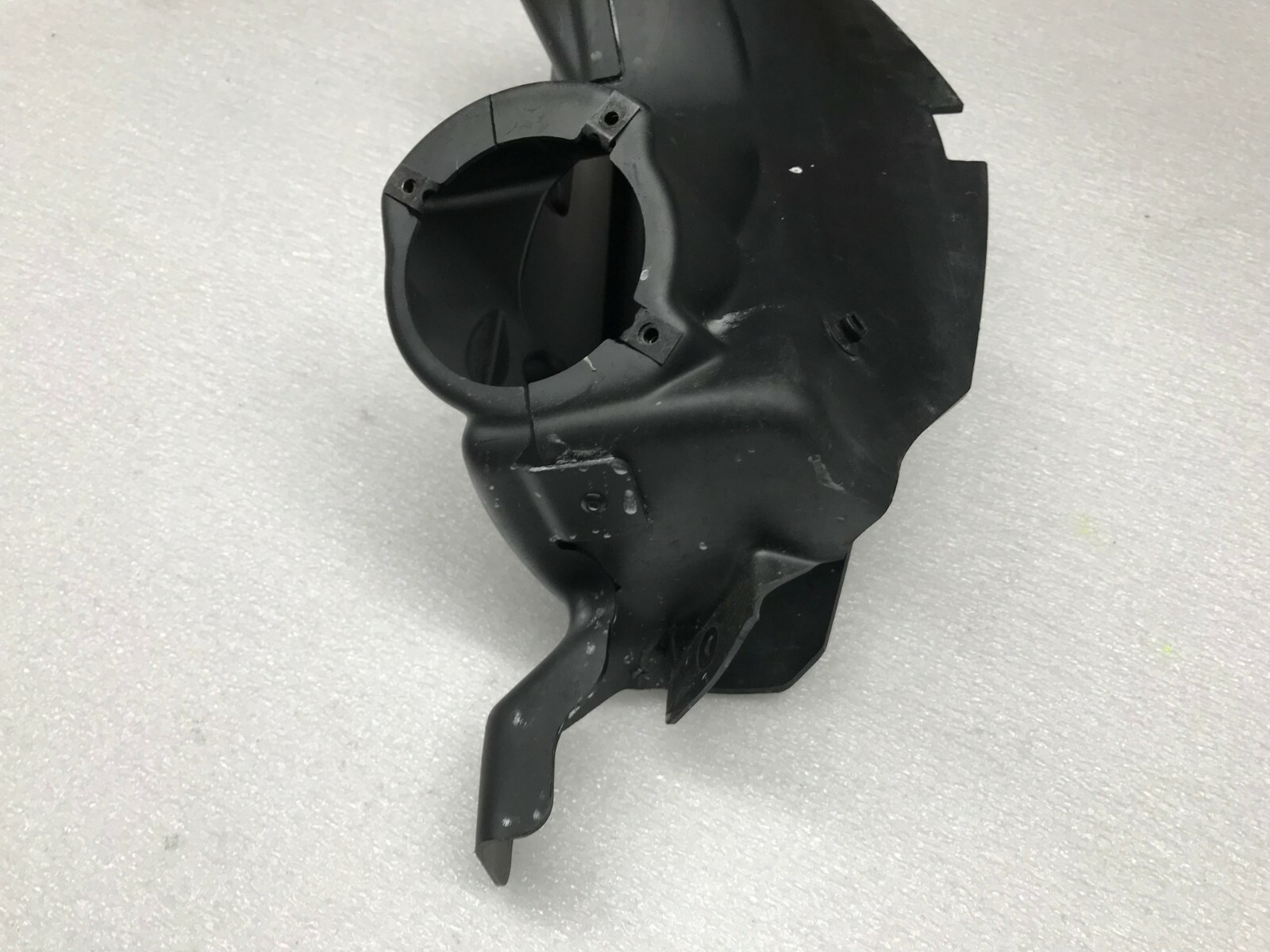 LAMBORGHINI AVENTADOR FRONT MIDDLE AIR DUCT GUIDE OEM 470805342C