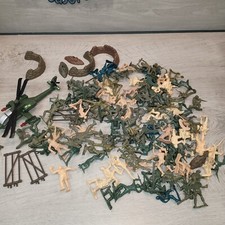 Army Men Toy Soldiers Plastic Blue Brown Green White Lot of 137 plus Helicopter