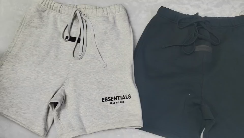 パンツ FEAR OF GOD Essentials Graphic short Fear of God Essentials Graphic Mesh Drawstring Shorts Cream