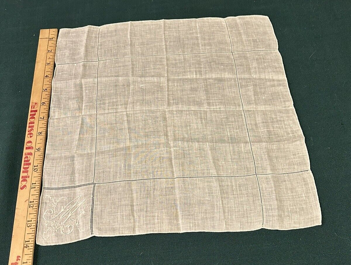 VINTAGE DRAWN MONOGRAM INITIAL M EMBROIDERED WEDD… - image 1