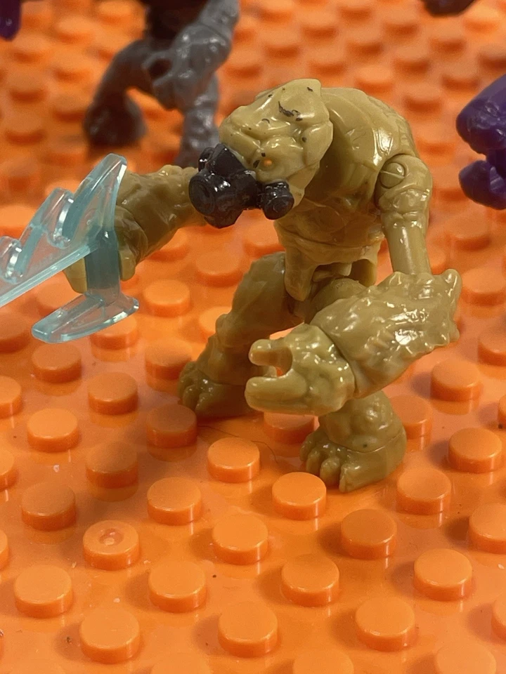 Halo Mega Bloks Construx Covenant Storm Grunt Special Ops Mini Figure Lot Teal - Image 3 of 4