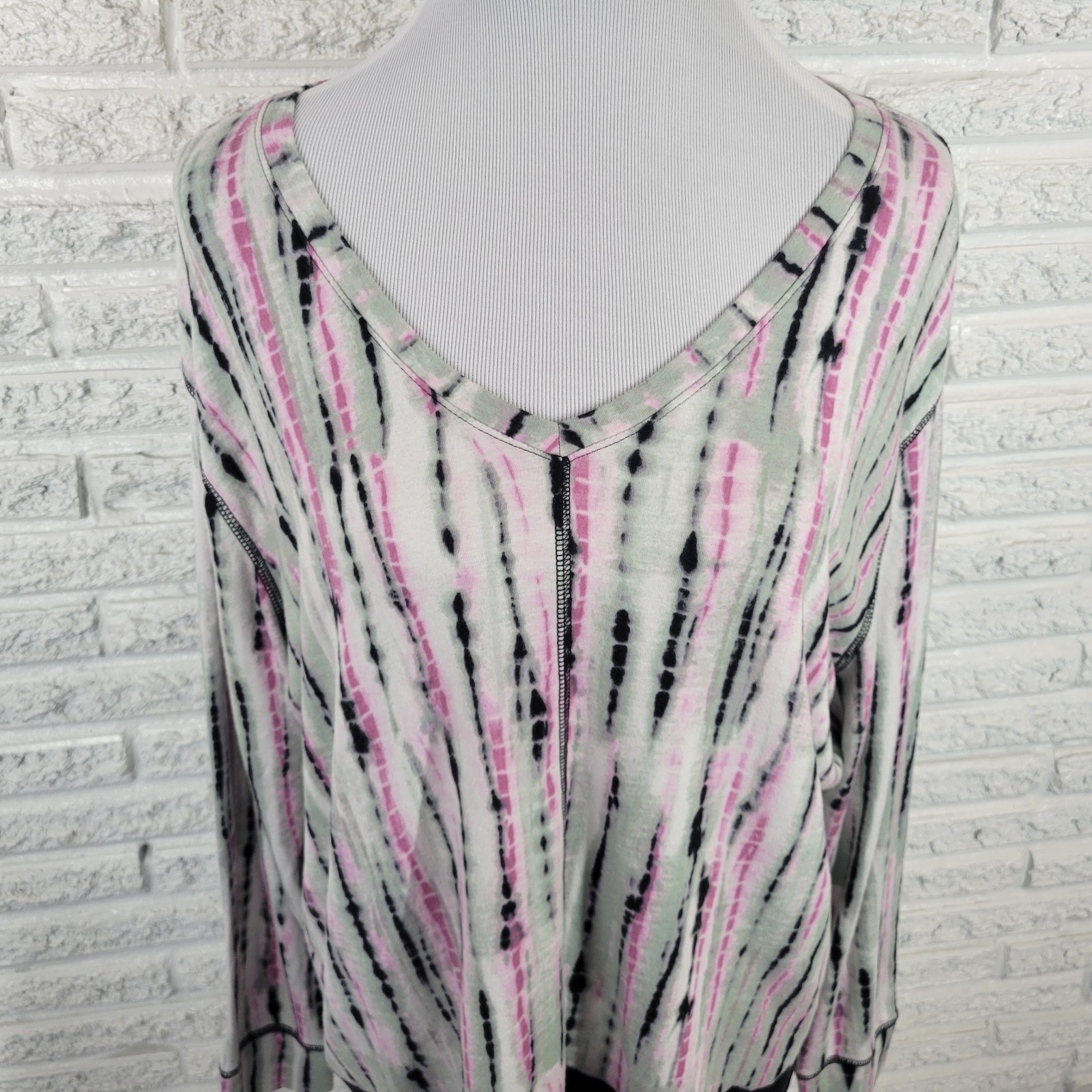 Westbound Womens Top XL Tee Long Sleeve Green Pink Tie Dye Comfy Cotton Blend
