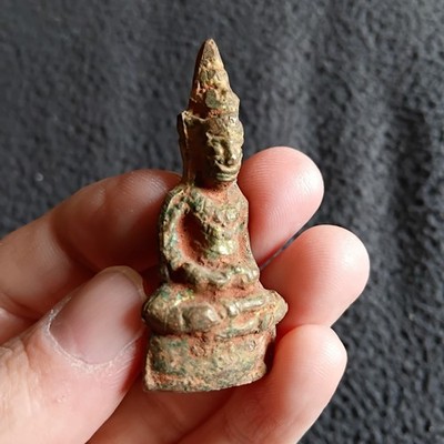 Thailändisches Bronze vor 1800 Magisches Amulett RAR Phra Chai Ngang