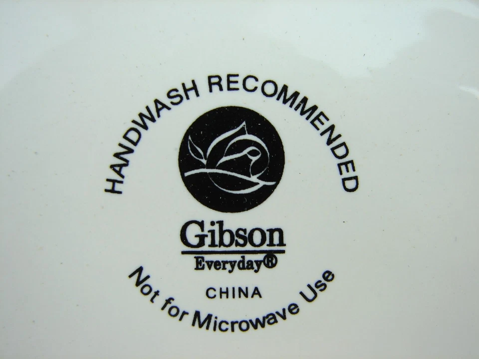 Gibson 2 Piece Fine Stoneware 1 3/4 Cup Gravy Boat Fruit Decoration - In Box - Image 3 of 4