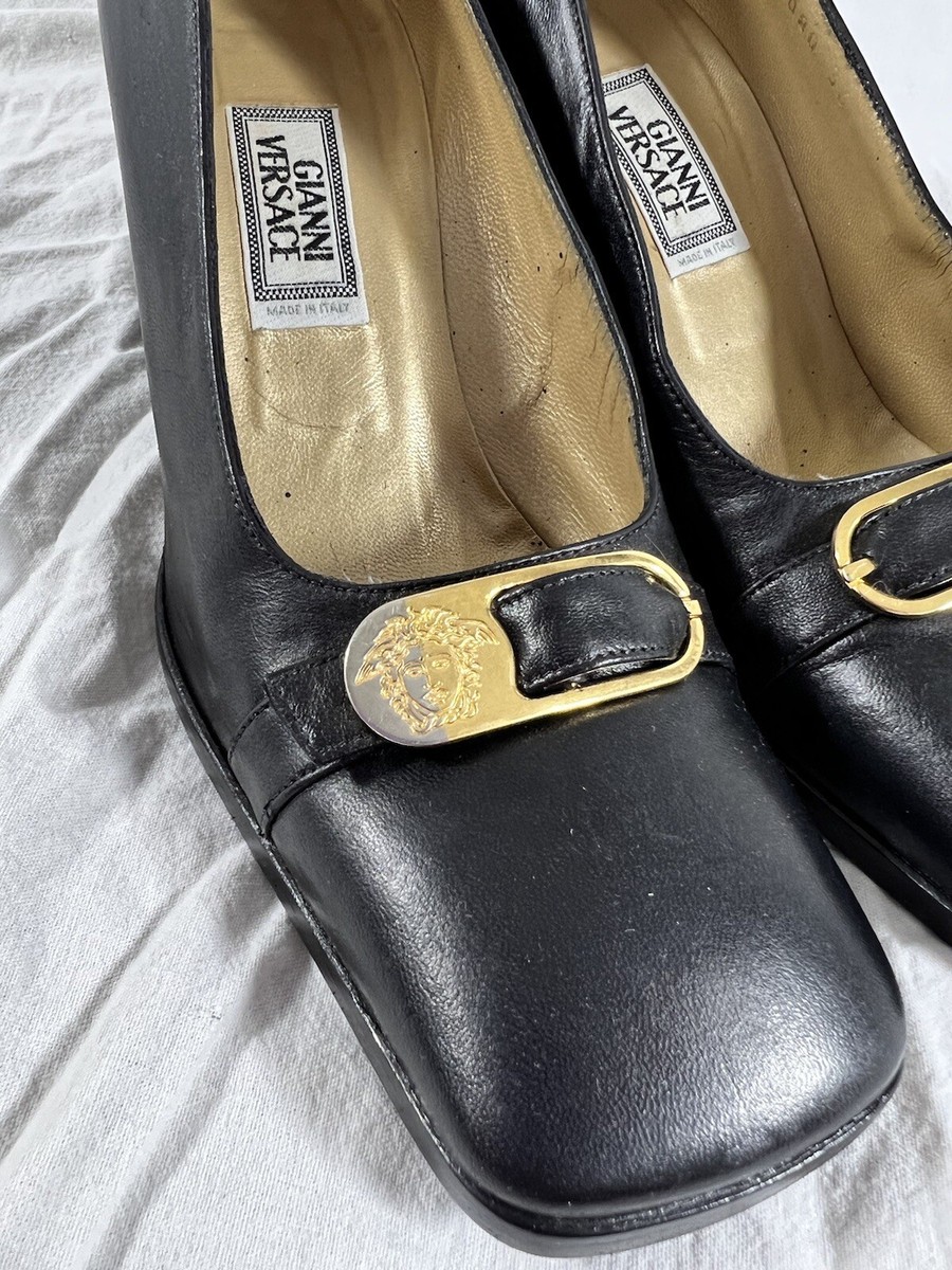 GIANNI VERSACE パンプス 34 1/2 メドゥーサ GIANNI VERSACE Vintage Authentic Black Leather Medusa Shoes