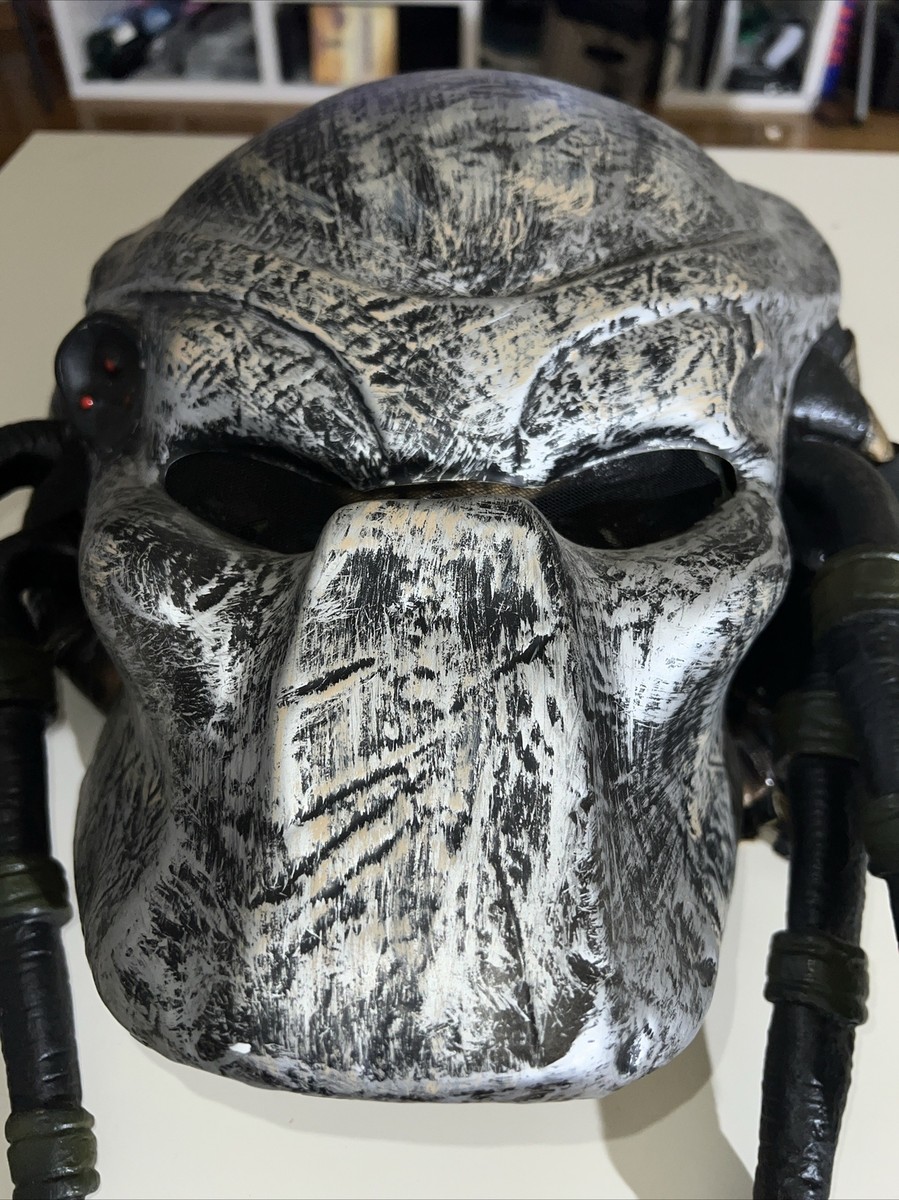 Predator Requiem Deluxe Mask with PVC face plate Rare L@@k