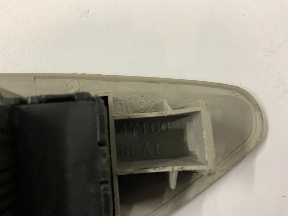 Interruptor de memoria asiento delantero bronceado 00 01 02 03 2000 2001 2002 2003 Nissan Máxima Foto 3 de 3