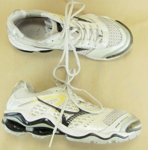 mizuno wave tornado 3