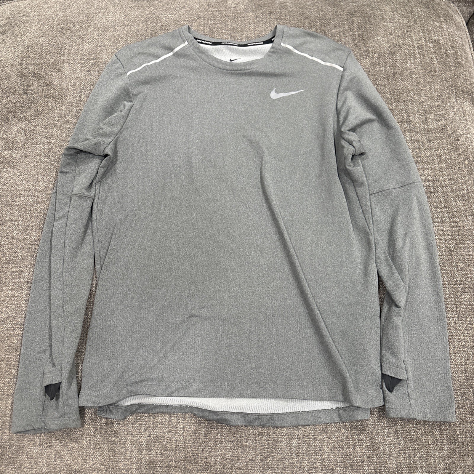 Nike Dri-FIT Men's Gray Running Long Sleeve Shirt Crew Neck Regular Size M Poly