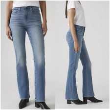 LEVI  S Red Tab 725 High-Rise Bootcut Slim Fit Light Wash Women  s Jeans Size