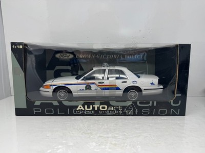 AUTOart Police Division Ford Crown Victoria RCMP Police 1:18