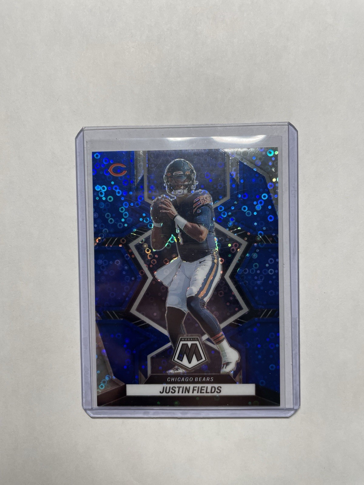 2022 Panini Mosaic No Huddle Blue Prizm  /75 Justin Fields #33