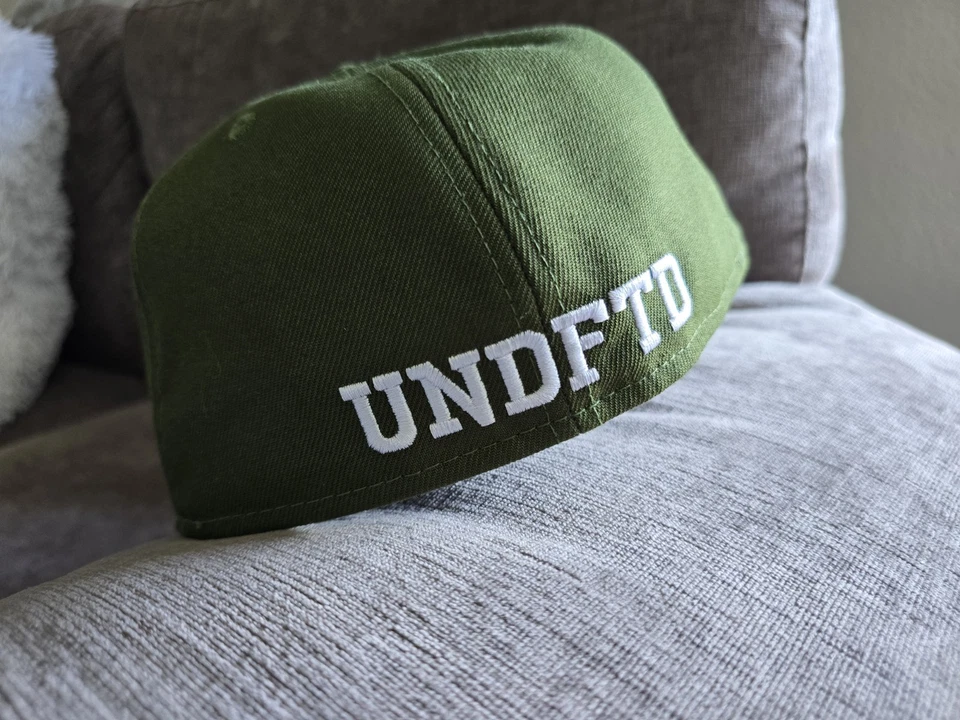 New Era Undefeated Men's Green Fitted Cap 59Fifty - Image 2 of 4