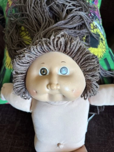 Vintage Cabbage Patch Kid  brown hair hm2