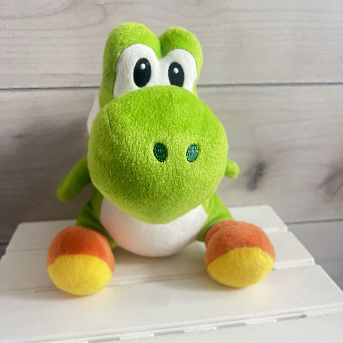 Super Nintendo World Yoshi Small 7” Plush Universal Studios