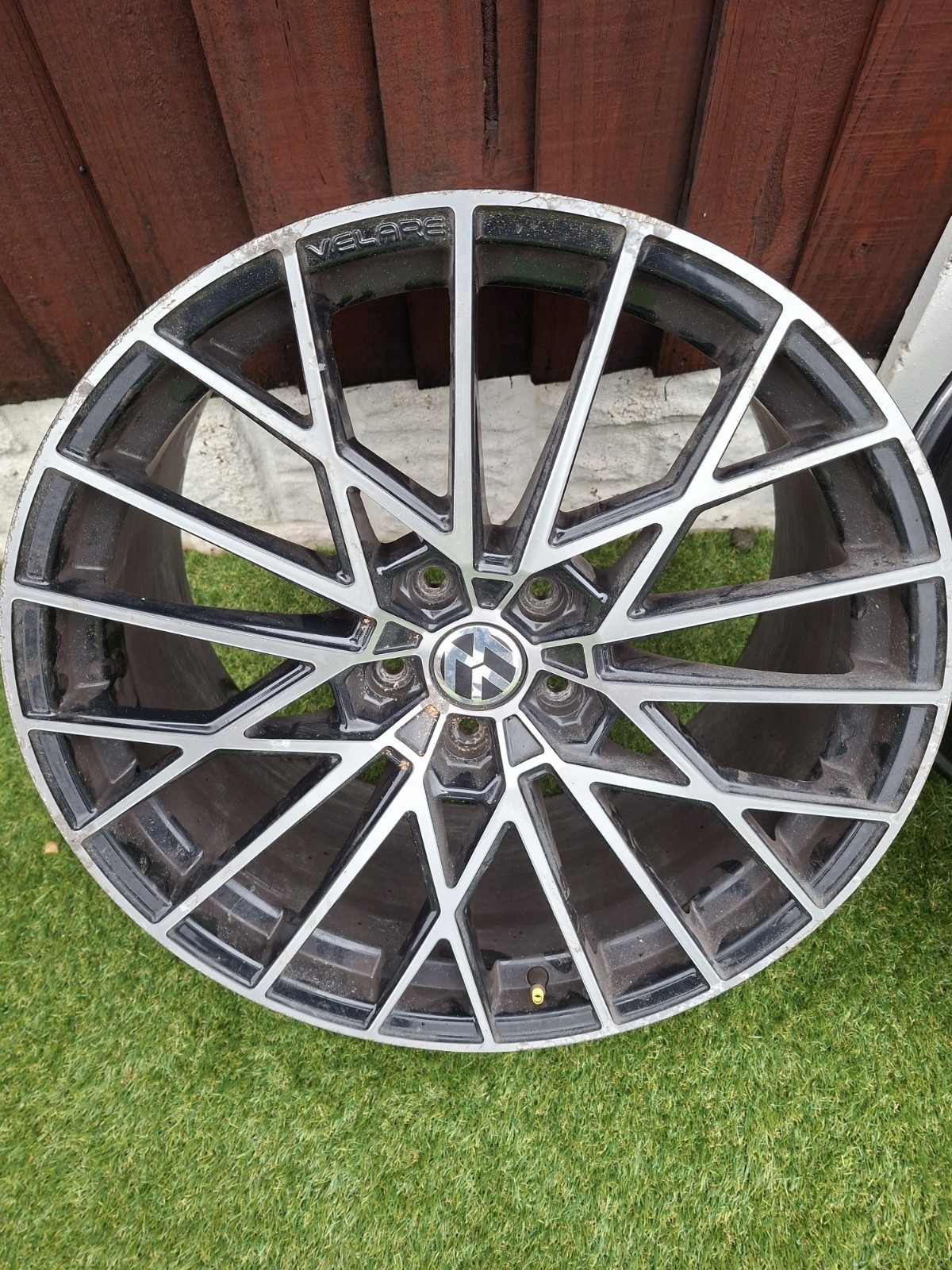 VW Transporter Velar VLR07 20inch Alloy Wheels - Image 7