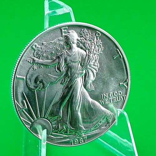 1987 American Silver Eagle 1 oz .999 Fine Silver Luster Light Haze