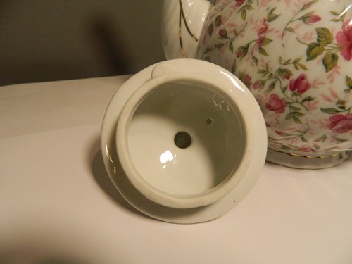 1950's Lefton Gilded Rose Chintz 911R Scalloped Porcelain Teapot Creamer& Sugar - Picture 3 of 11