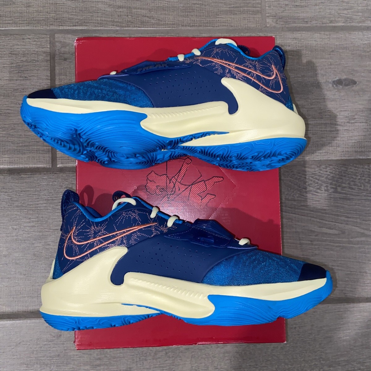 Nike Zoom Freak 3 NRG Men Size 7.5 Giannis Blue Citron Valentines