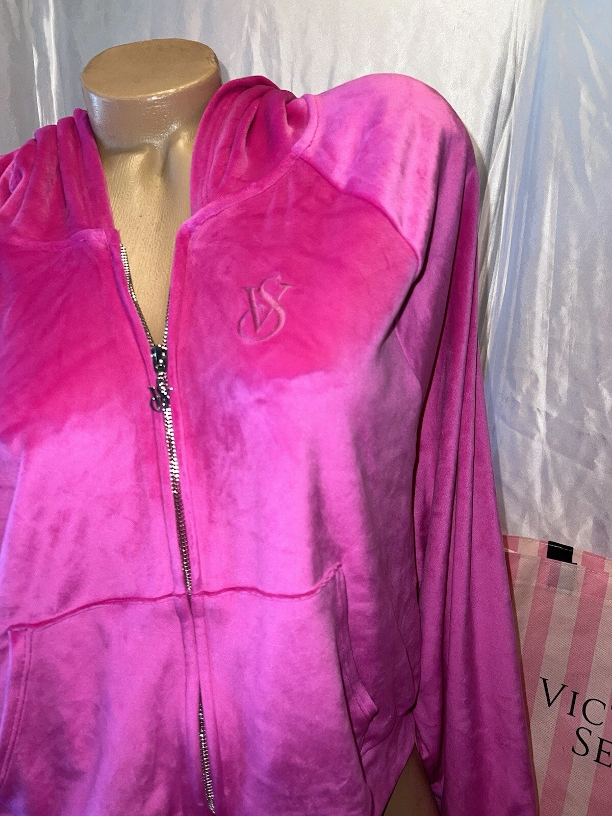 UNDERCOVER Victorias Secret Felpa con Cappuccio in Velluto Barbie Rosa Super Morbida XXL Edizione Limitata