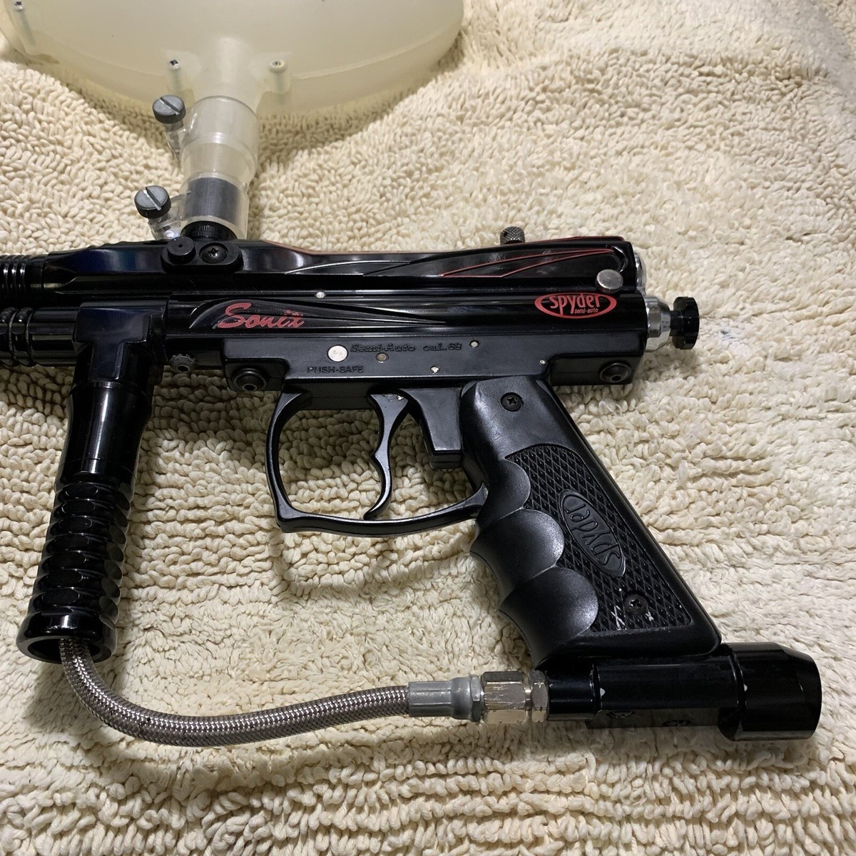 Spyder Sonix Pro Paintball Gun Marker Semi-Auto 68 Cal Black Red