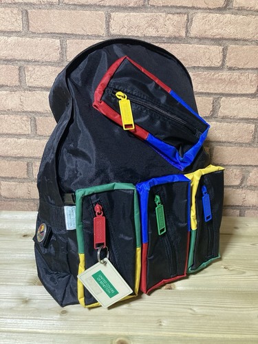 Bolso Mochila Vintage United Colors of Benetton Tamaño 16.5 x 13.0 x 6.7 pulgadas - Imagen 2 de 18