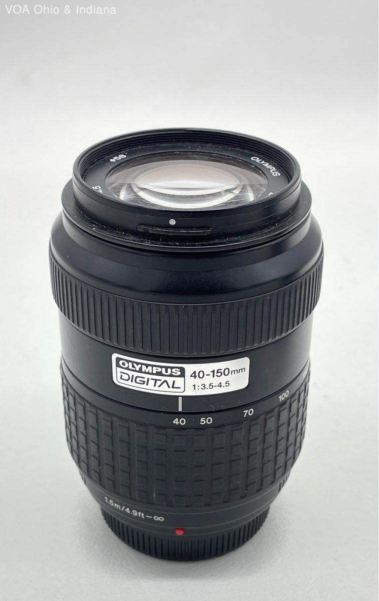 Olympus E500 Digital Camera w/ Charger, Extra Batteries, Extra Lens