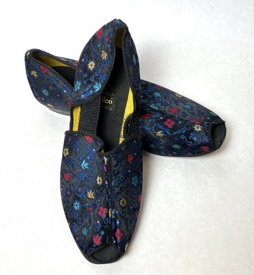 Vintage 1950s Wellco Bedroom Beaudoir Shoes Black Floral Brocade Size 7.5 M EUC