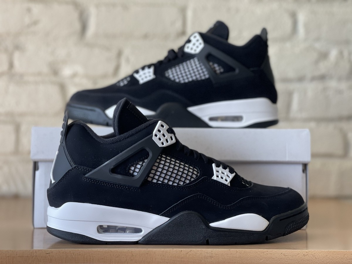 New Air Jordan 4 Retro “White Thunder” Men Size 13 Black 