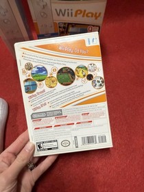 Wii Play with Bonus Wii Remote Nintendo Wii 2007 Mint