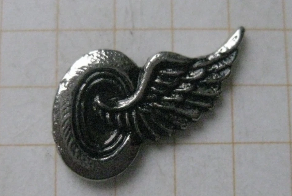 FLÜGELRAD ........................................ Straßen-/Eisenbahn-Pin (183c)