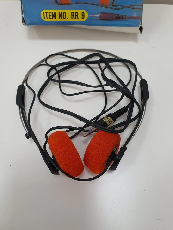 Wired Classic Vintage 80's Headphones Fashion Walkman Retro Headphone Orange - Image 3 of 4