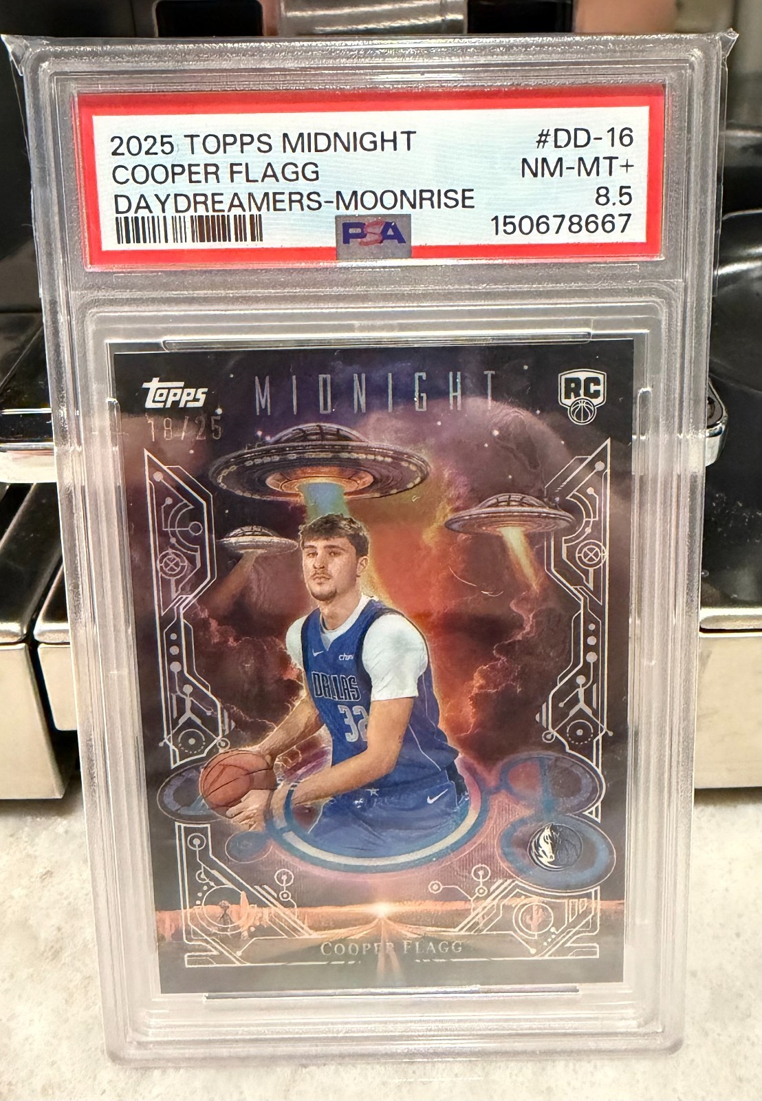 2025-26 Topps Midnight Cooper Flagg DAYDREAMERS 18/25 PSA 8.5 NM-MT+