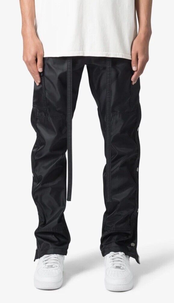 MNML Snap Zipper II Cargo Nylon Pants Black Men's Size 40 MNML Snap Zipper II Cargo Nylon Pants Black Men's Size 40
