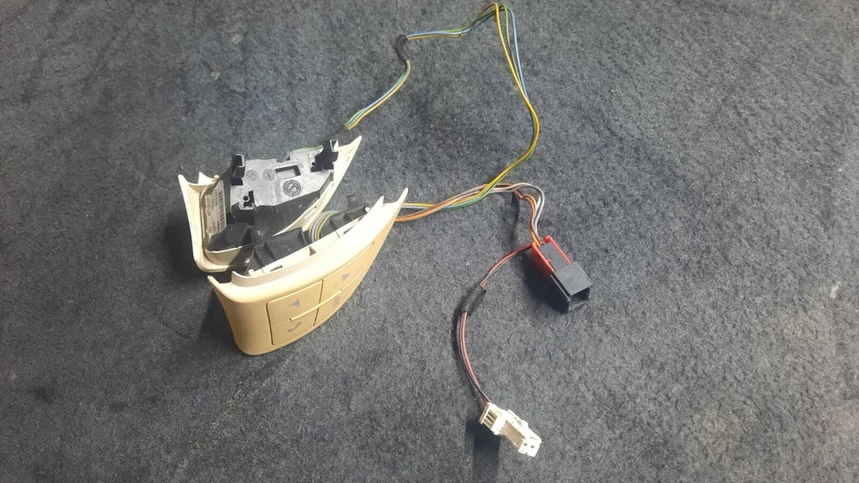 Interruttore Comando Comandi Al Volante Fiat 500 COD.61926391 - Immagine 2 di 4