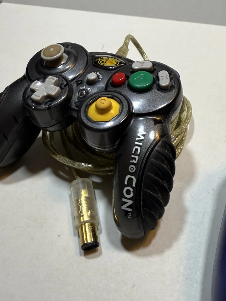 Controlador MicroCon Nintendo Gamecube Interact Superpad con cable y Mad Cats Foto 4 de 4