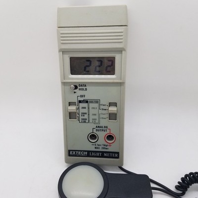 EXTECH Light Meter with Remote Sensor 0-50,000 Lux Analog/Digital Output