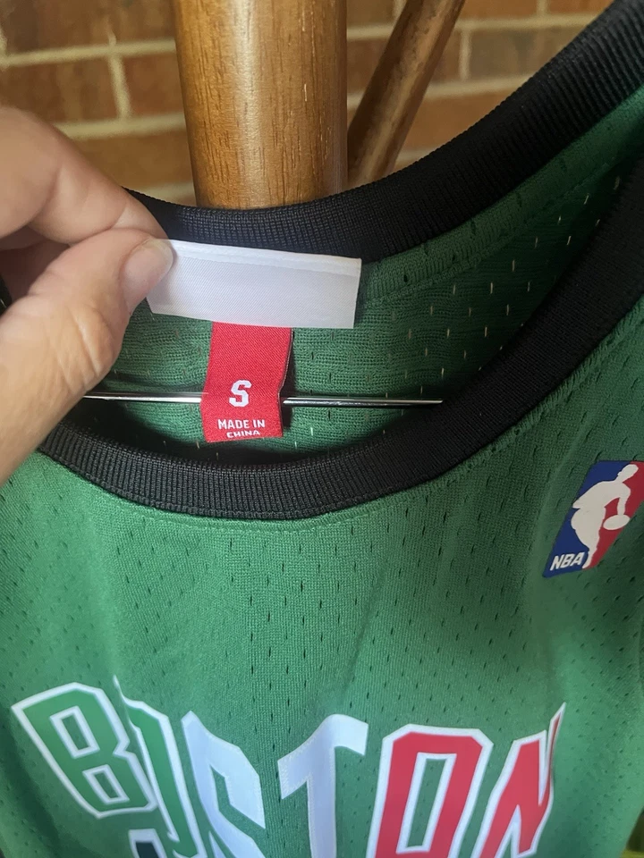 Camiseta deportiva de baloncesto Mitchell & Ness pequeña para hombre de los Boston Celtics #34 Pierce Foto 3 de 4
