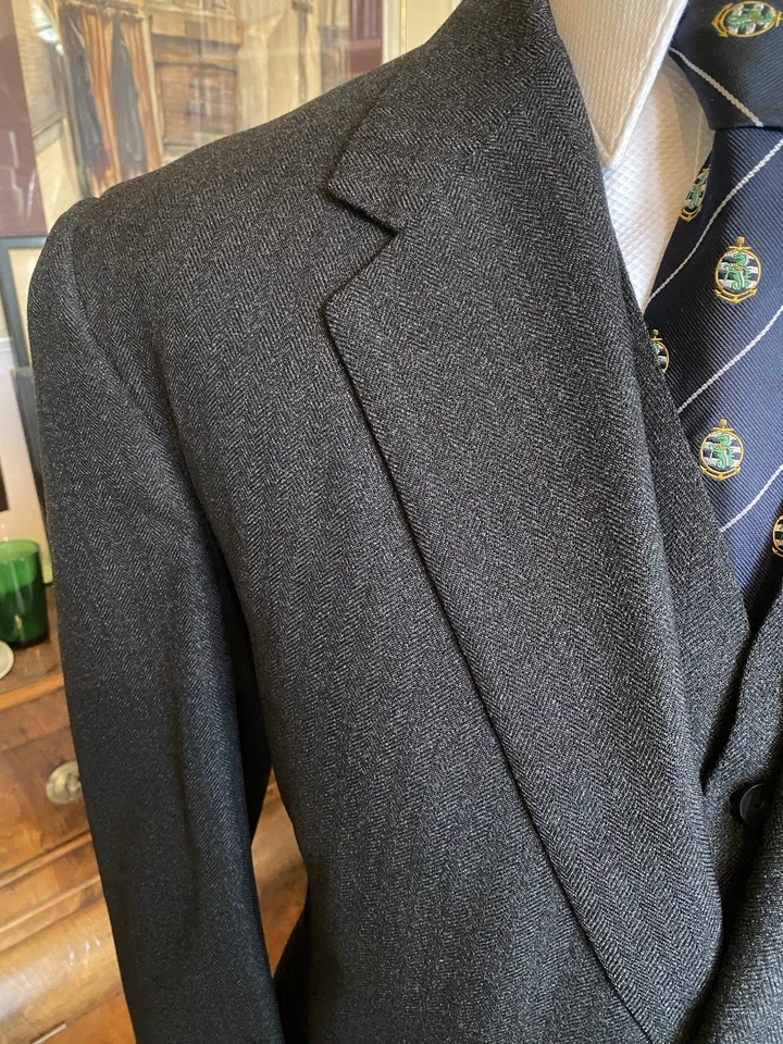 Gieves & Hawkes of Savile Row 3 Piece Bespoke Dark Grey Vintage Tweed Suit - Image 4 of 4