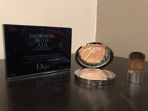 dior luminizer powder