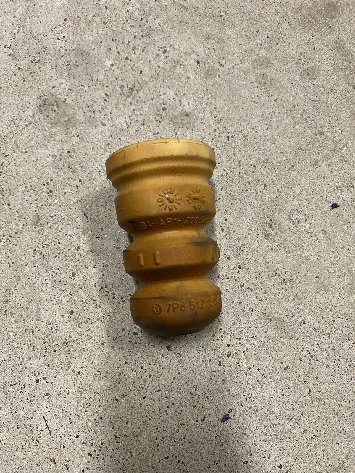 VW VOLKSWAGEN OEM 1117 Touareg Rear Suspension Bump Stop 7P6512131B eBay