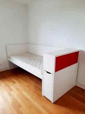 Bett IKEA Jugendbett ODDA rot weiß 90 x 200 cm mit Kopfteil Regal