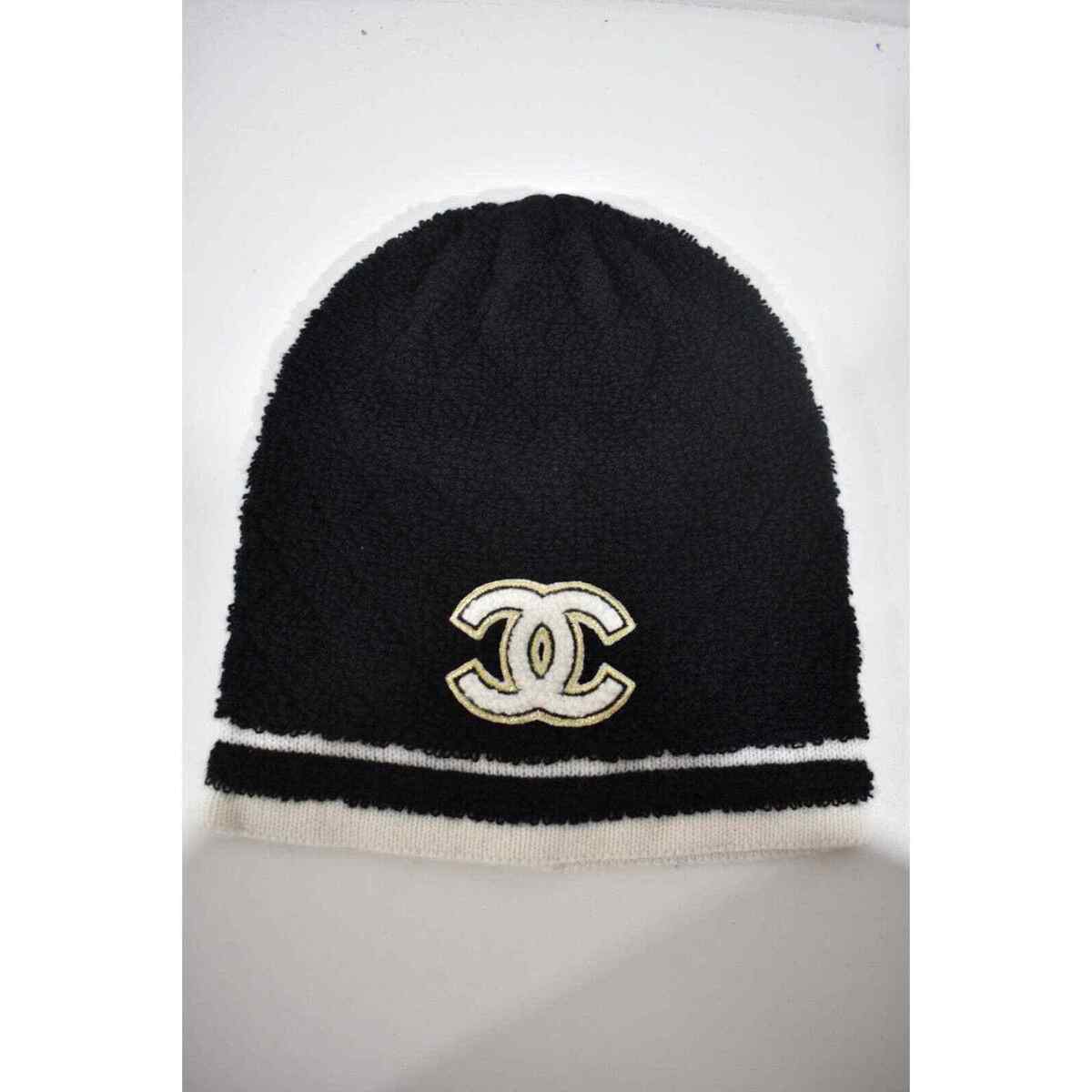 Chanel 22B Cashmere Black White Gold CC Logo Quilted Beanie Chanel 22B Cashmere Black White Gold CC Logo Quilted Beanie