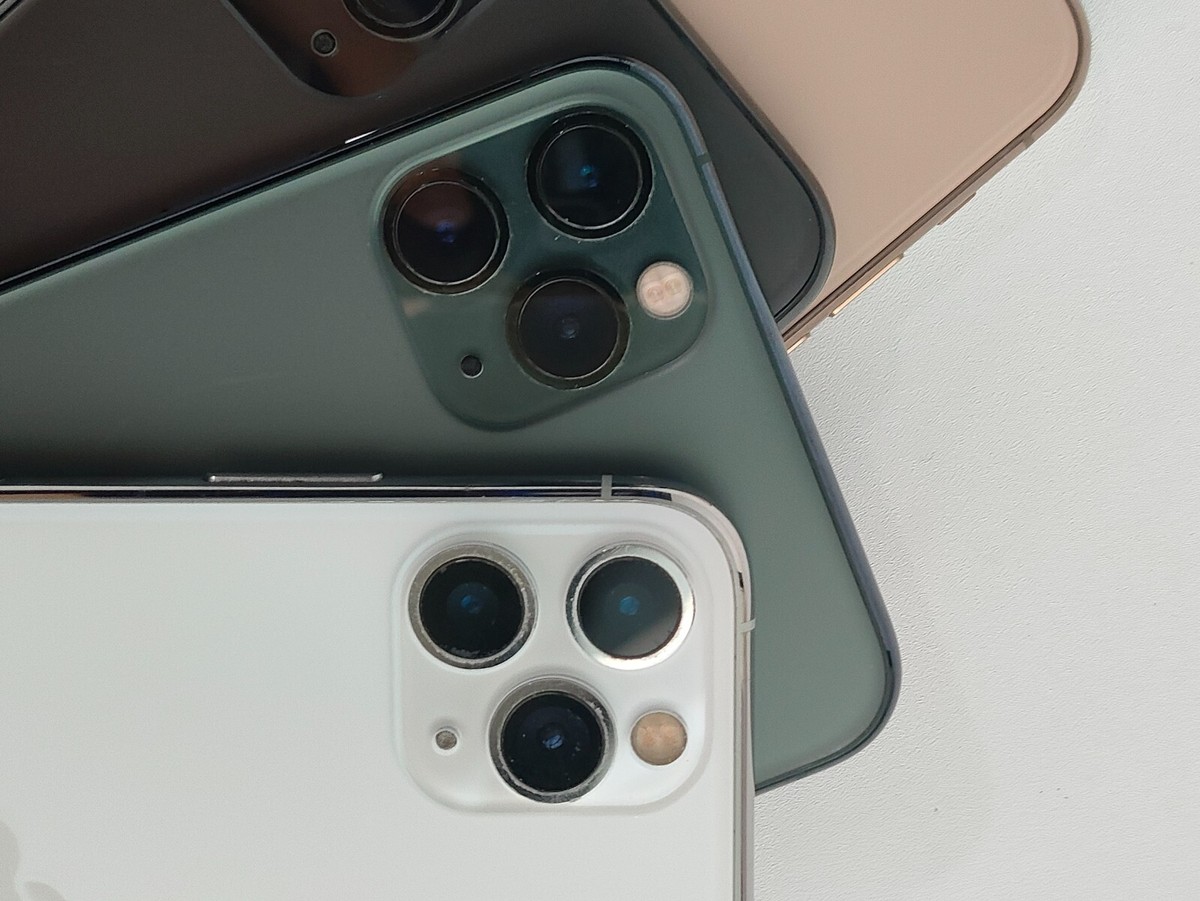 Apple iPhone 11 Pro Max 64/256GB Unlocked AT&T T-Mobile Verizon
